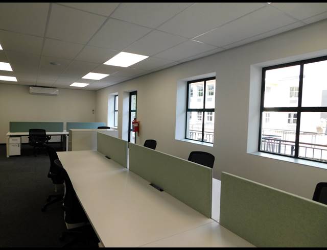 138M² OFFICE TO LET IN HYDE PARK